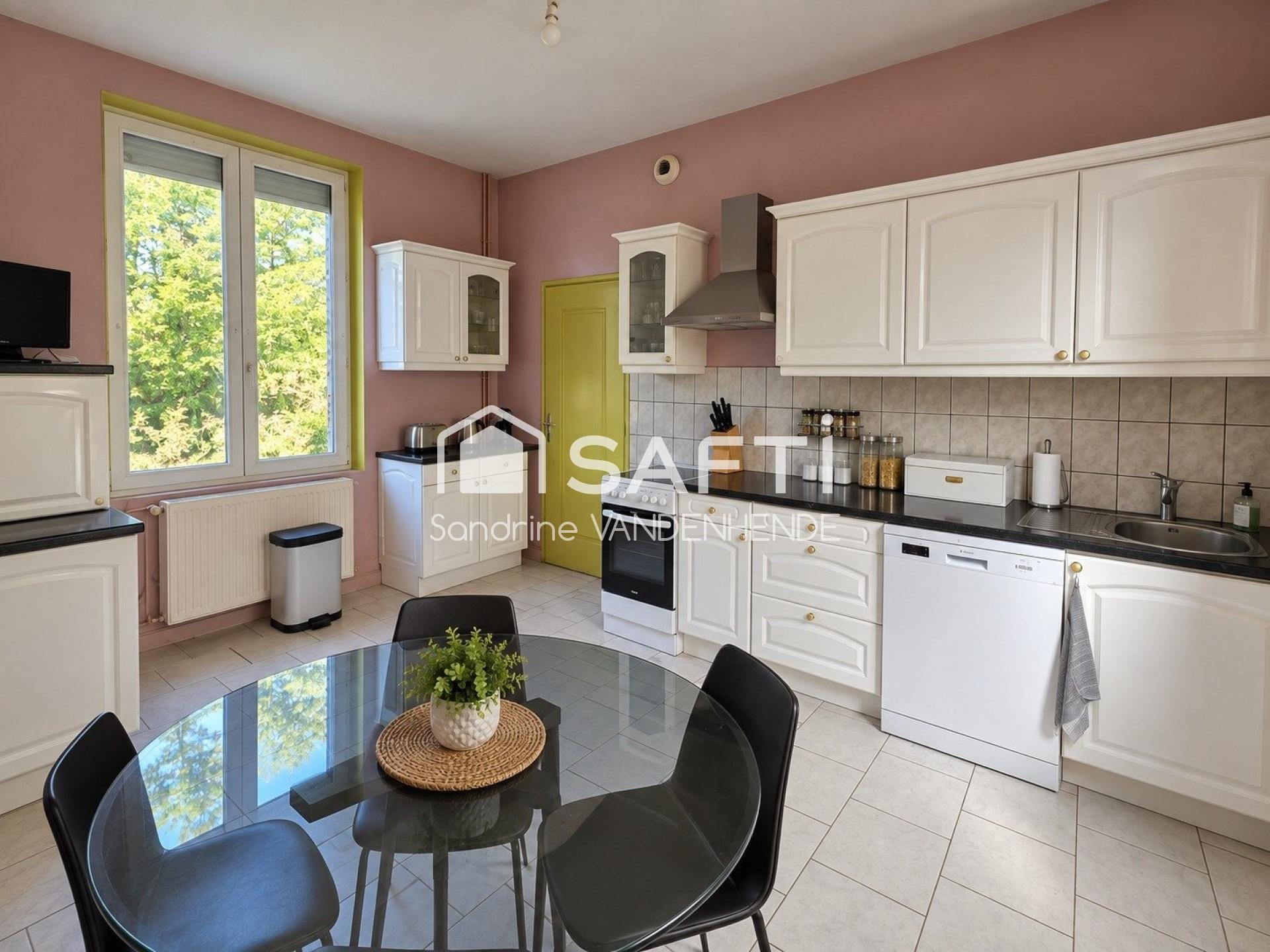 Maison à vendre, 156m², Brunehamel