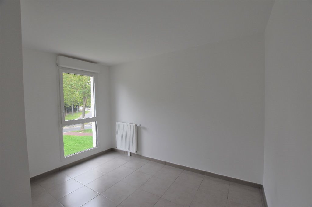 Appartement à louer, 28m², Cergy