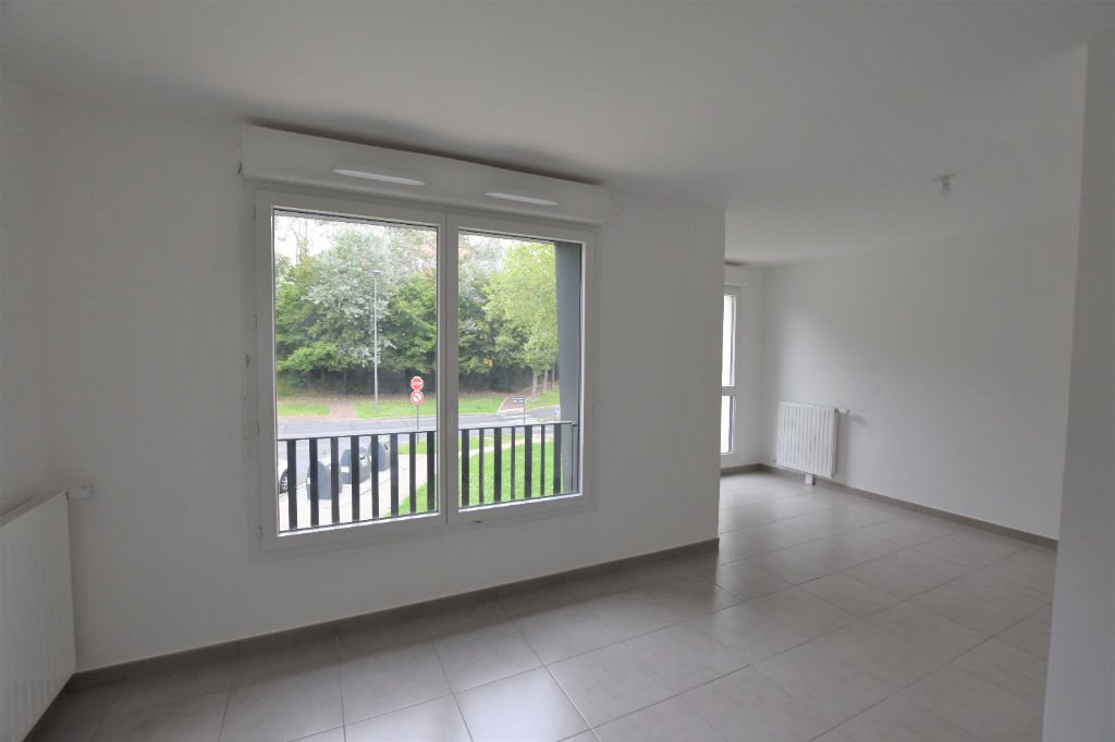 Appartement à louer, 28m², Cergy