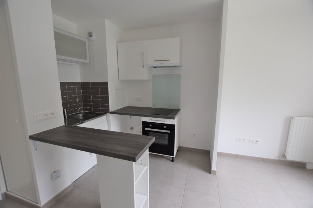Appartement à louer, 28m², Cergy