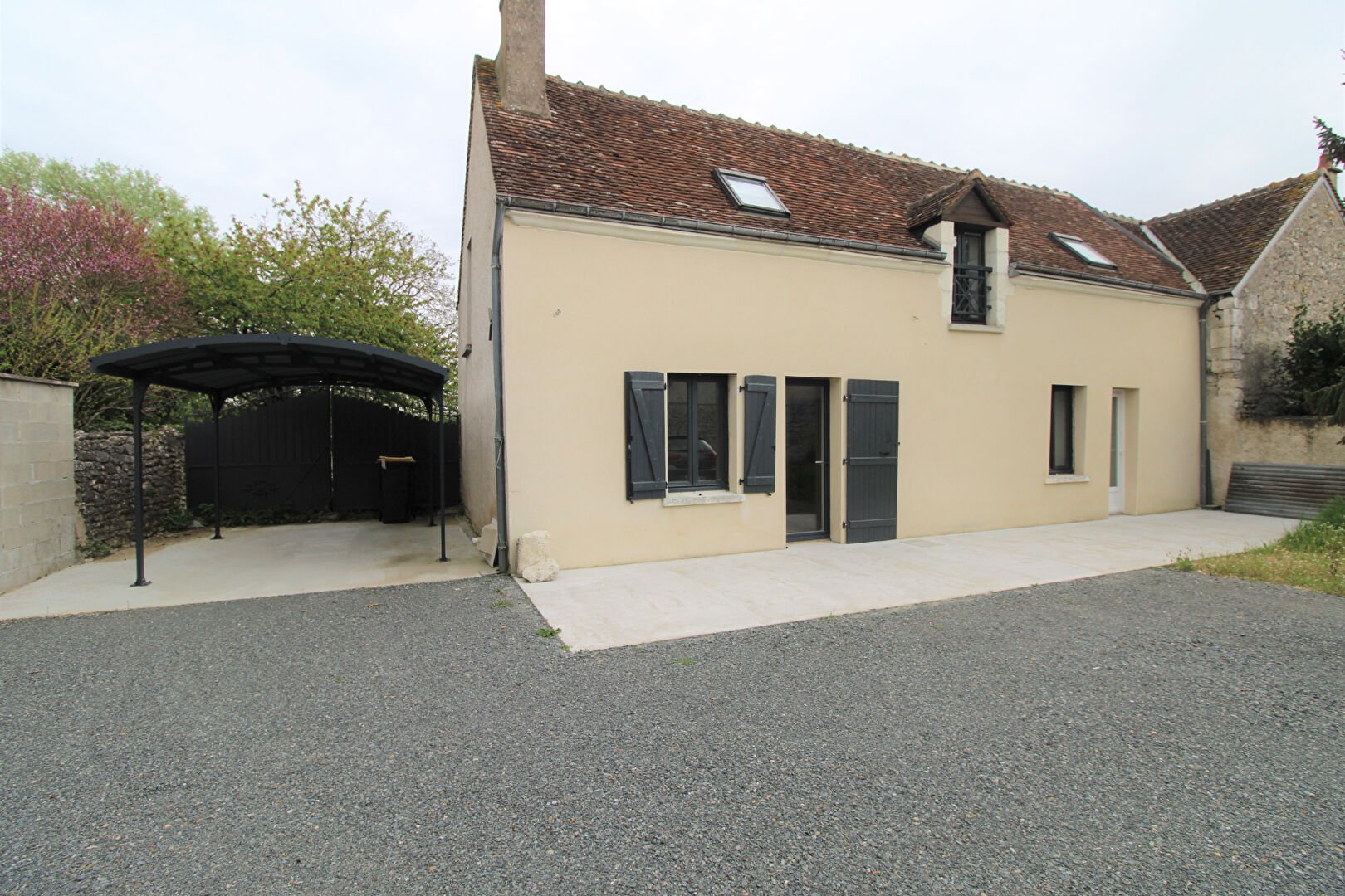 Maison à louer, 86m², Luzillé