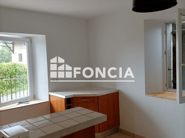 Appartement à louer, 81m², Cornier