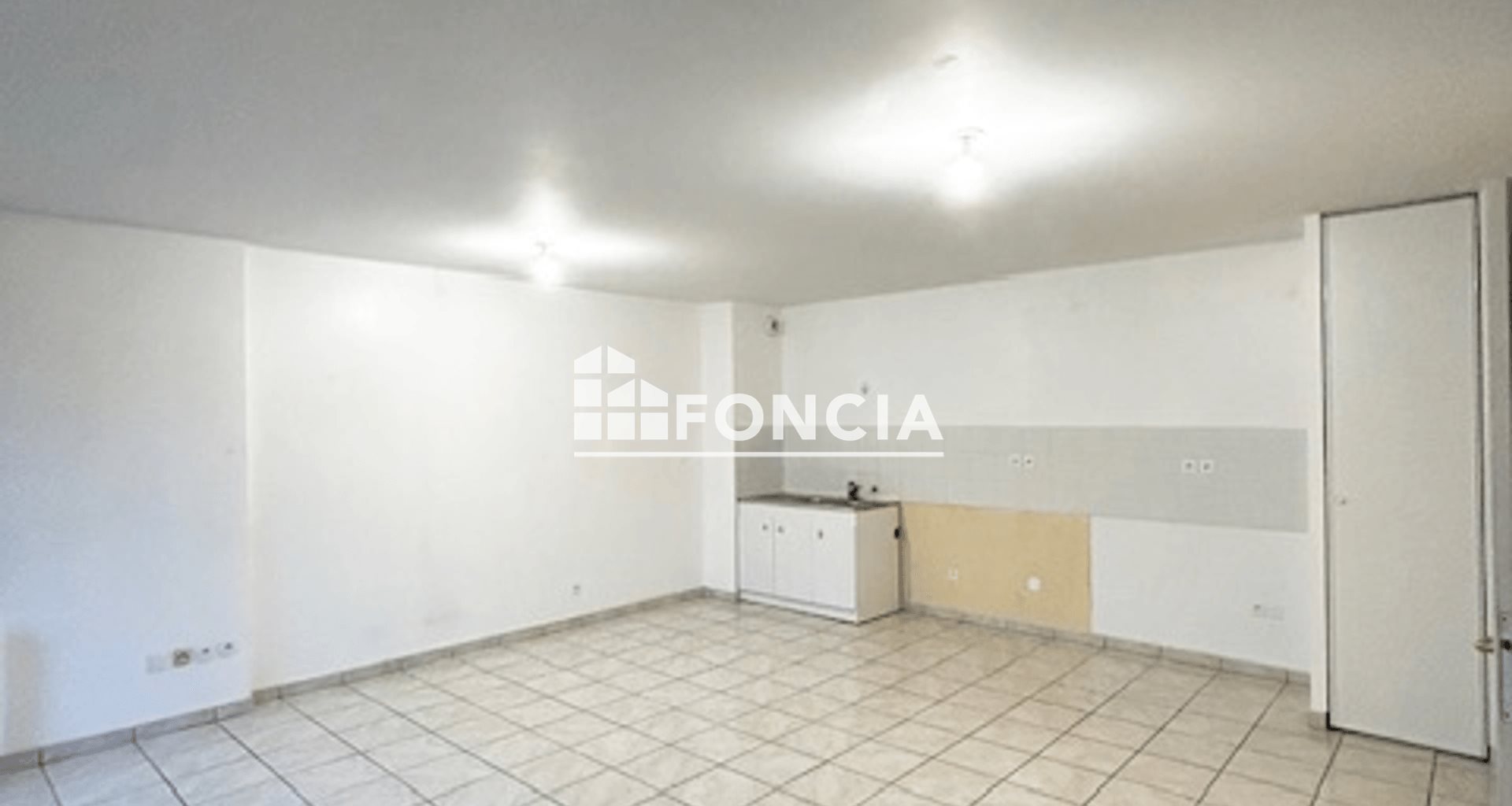 Appartement à louer, 66m², L'Etrat