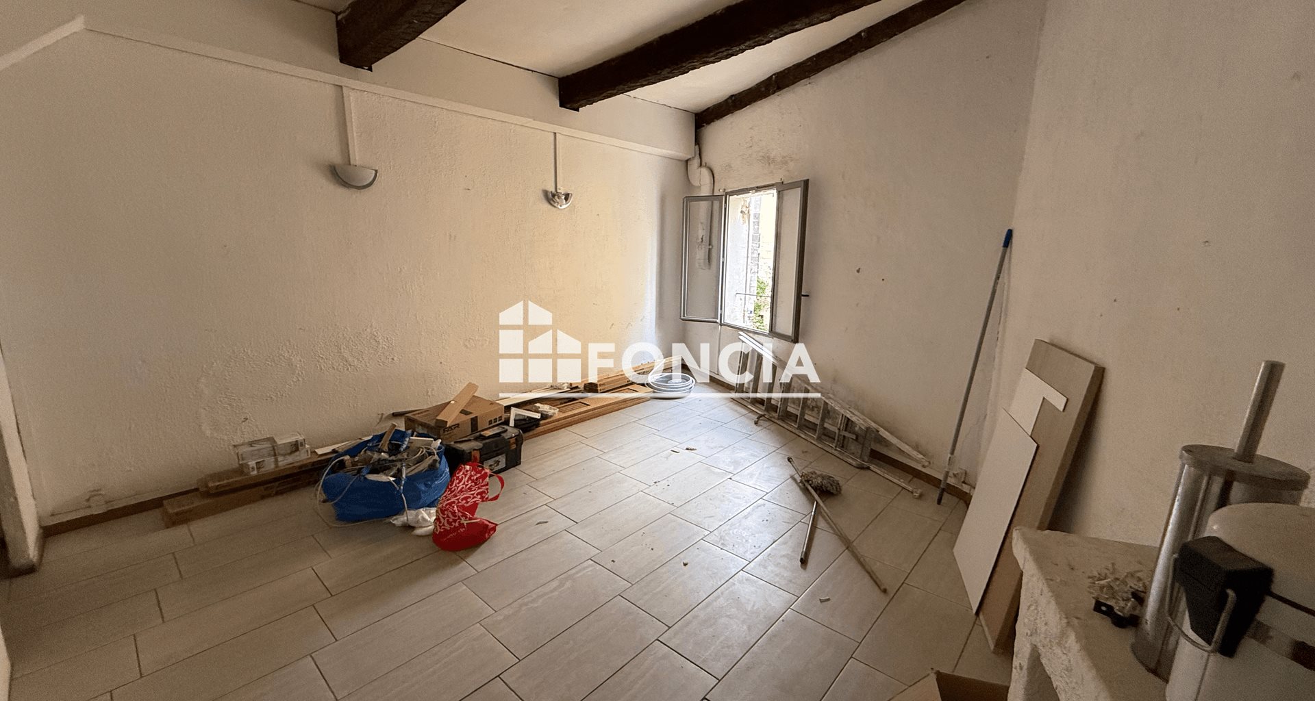 Appartement à vendre, 26m², Saint-Mitre-les-Remparts