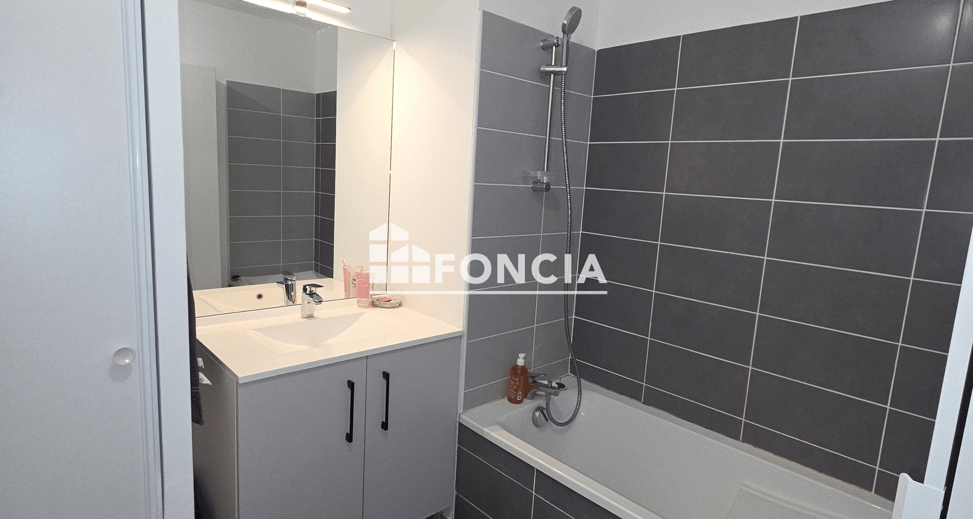 Appartement à vendre, 76m², Mèze