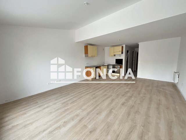 Appartement à louer, 75m², Leyr