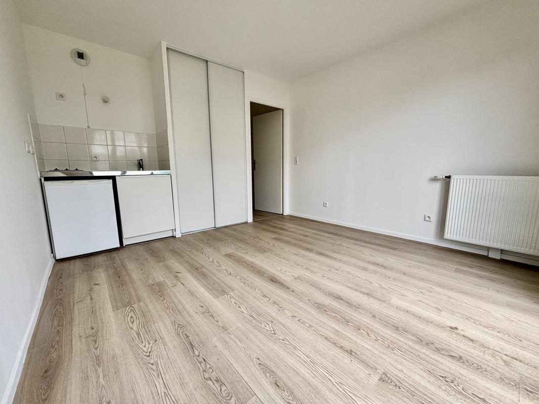 Appartement à louer, 22m², Saint-Cyr-l'Ecole