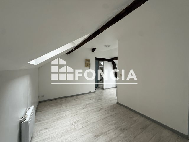 Appartement à louer, 25m², Charleville-Mézières