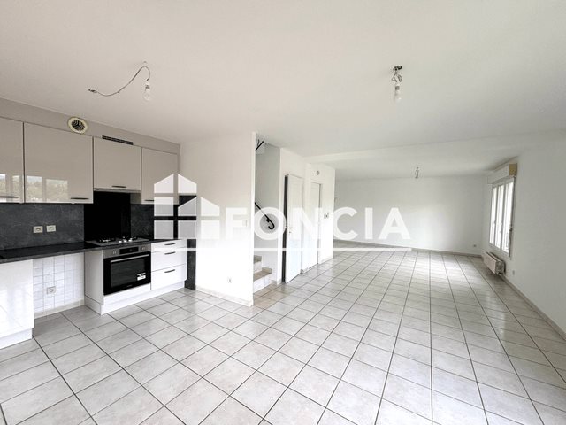 Maison à louer, 98m², La Buisse