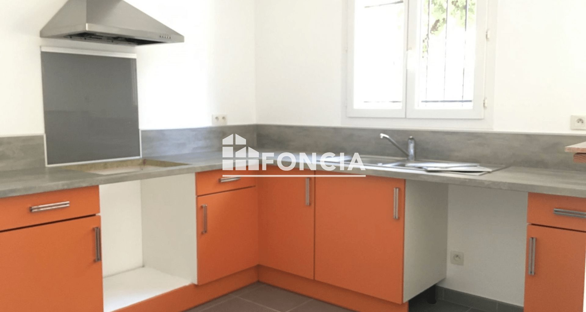 Maison à louer, 62m², Uchaux