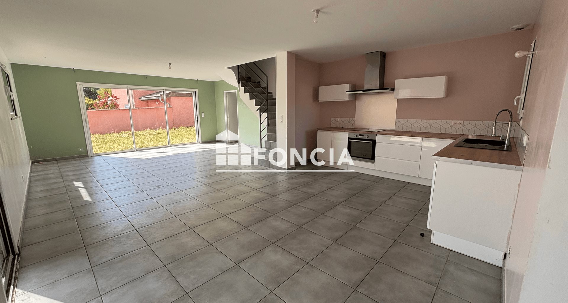 Maison à louer, 122m², Reyrieux