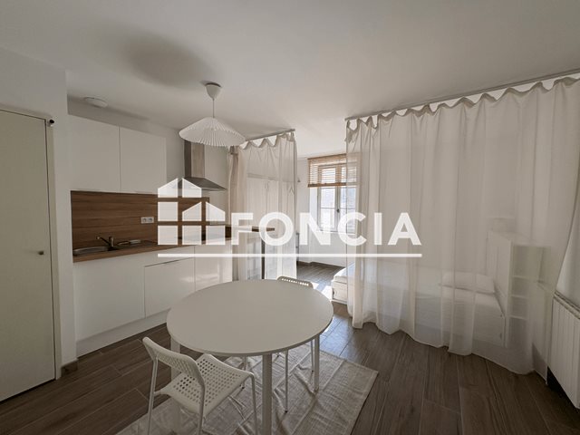 Appartement à louer, 30m², Nîmes