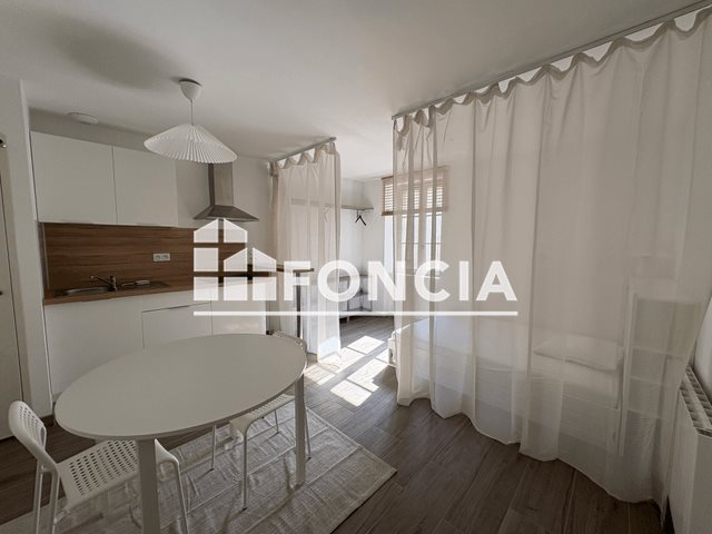 Appartement à louer, 30m², Nîmes