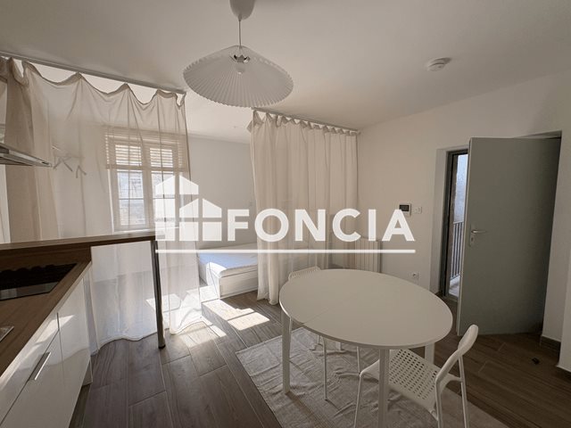 Appartement à louer, 30m², Nîmes