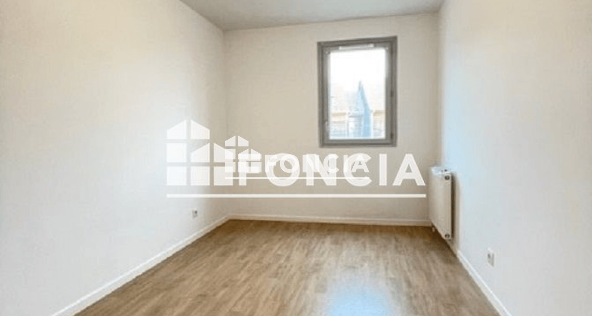 Appartement à louer, 83m², Linas