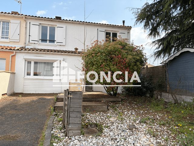 Maison à louer, 107m², Gond-Pontouvre