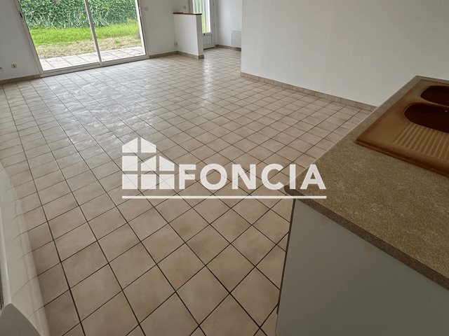 Maison à louer, 79m², Aiffres