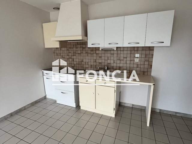 Maison à louer, 79m², Aiffres