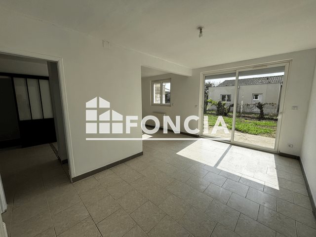 Maison à louer, 76m², Boé