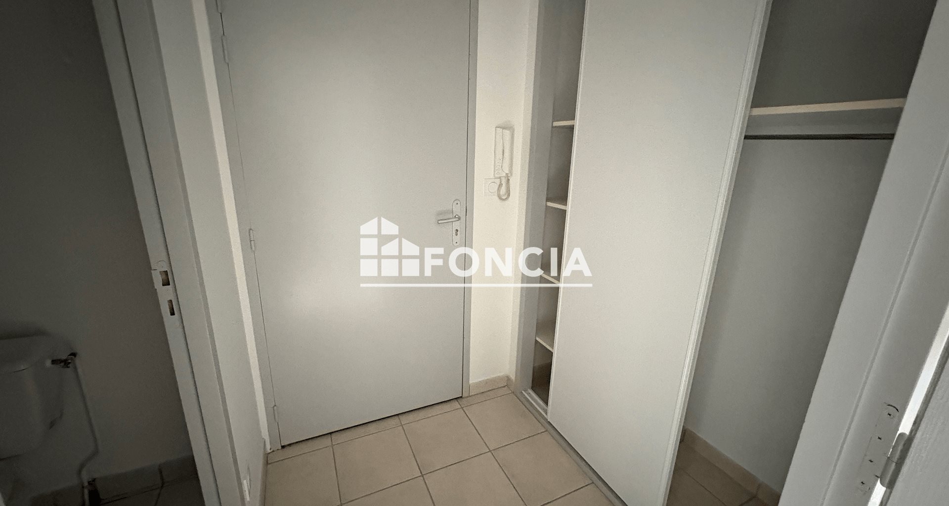Appartement à louer, 42m², Roquemaure
