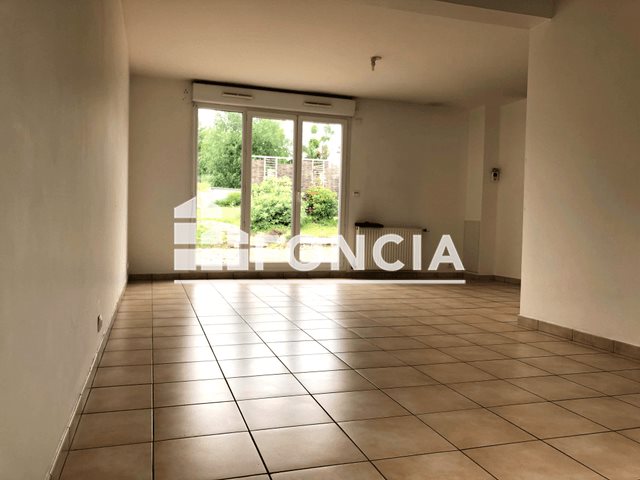 Maison à louer, 101m², Crépy