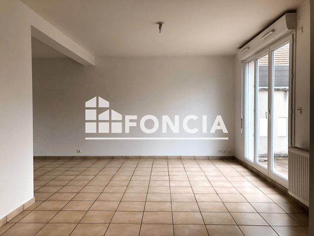 Maison à louer, 101m², Crépy