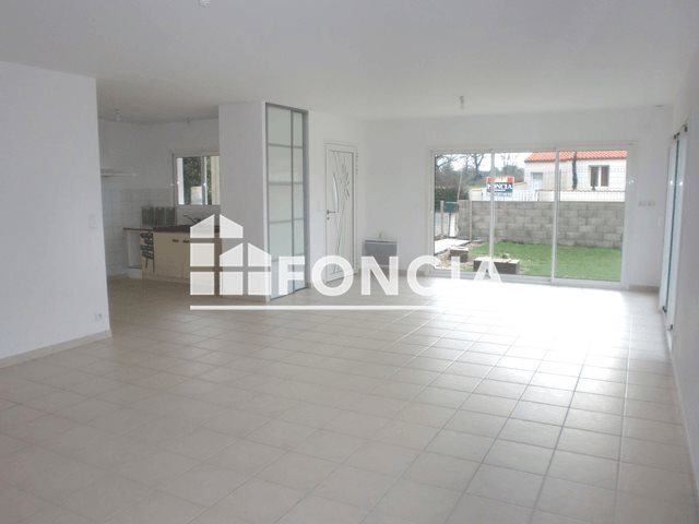 Maison à louer, 94m², Grosbreuil