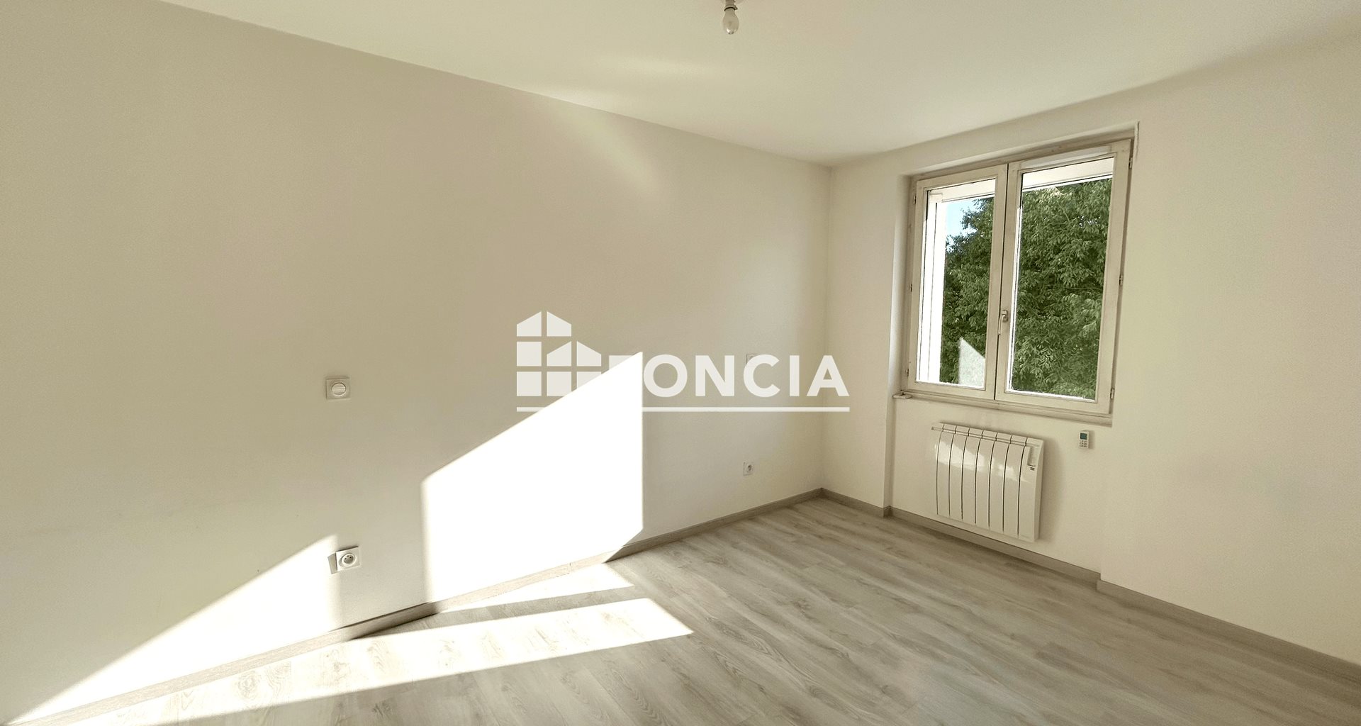 Appartement à louer, 74m², Bron