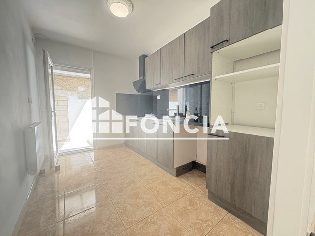 Maison à louer, 79m², Montady