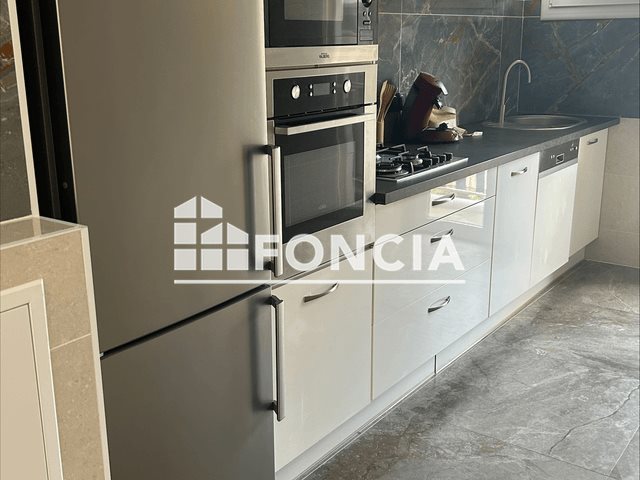 Appartement à louer, 74m², Marignane