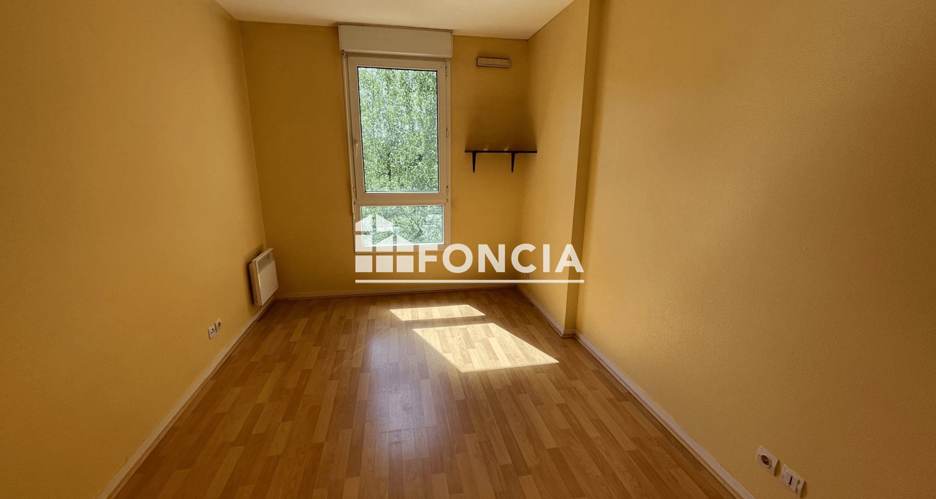 Appartement à louer, 44m², Élancourt