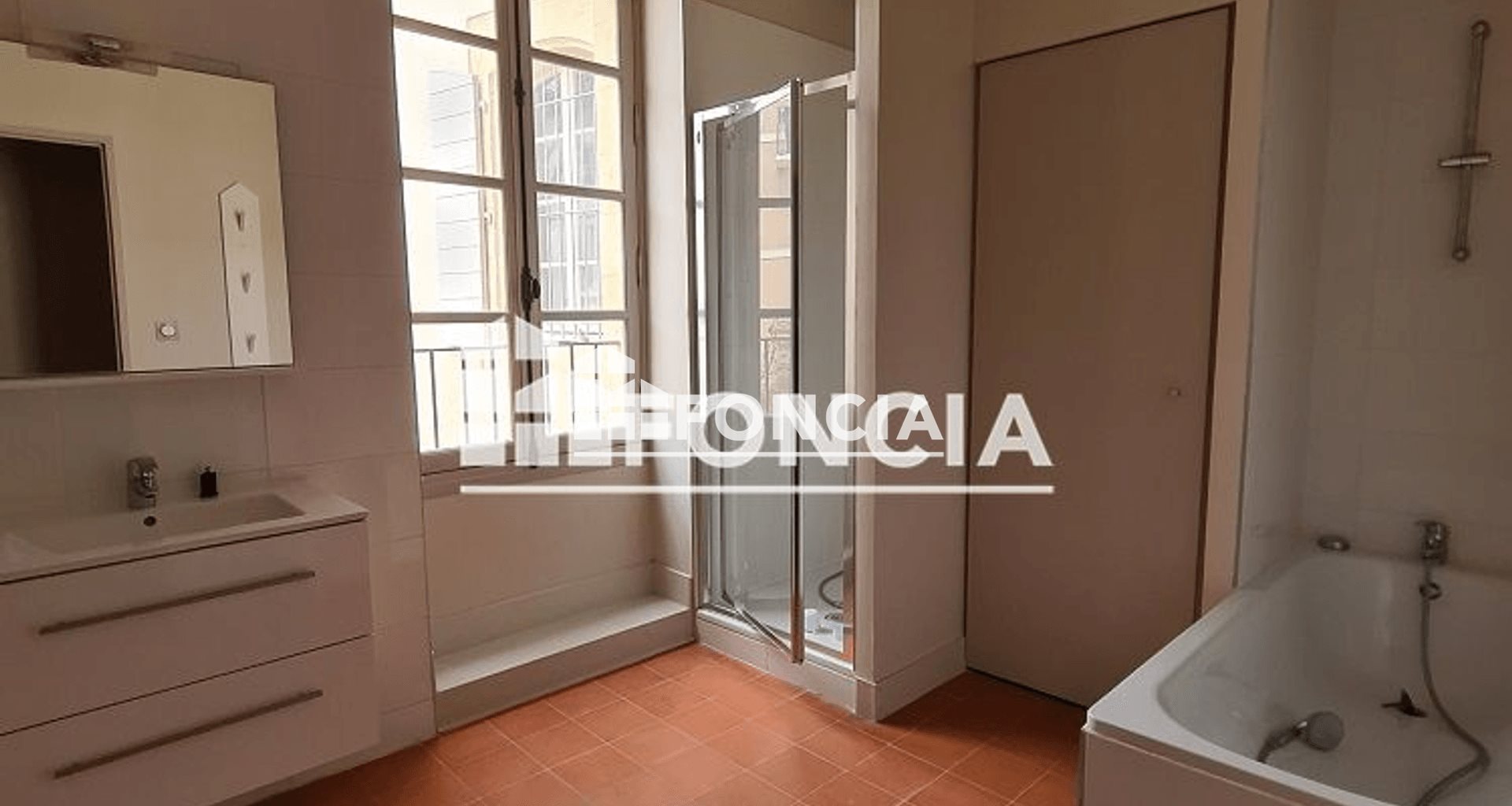 Appartement à louer, 109m², Villeneuve-lès-Avignon