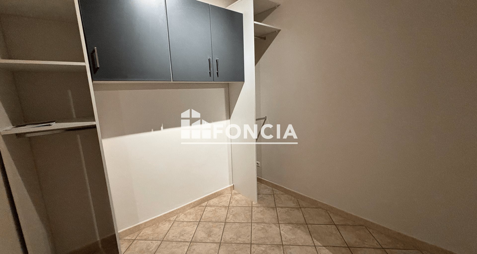 Appartement à louer, 27m², Neuville-sur-Saône
