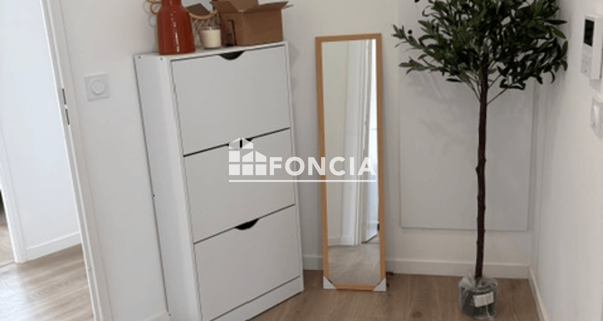Appartement à louer, 78m², Serris