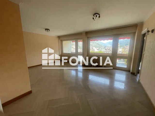 Appartement à louer, 93m², Saint-Jean-de-Maurienne
