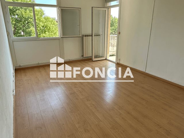 Appartement à louer, 53m², Marignane