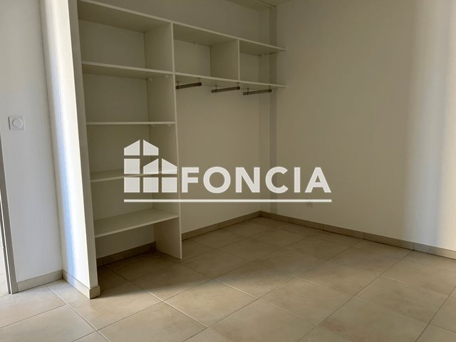 Appartement à louer, 85m², Bernis