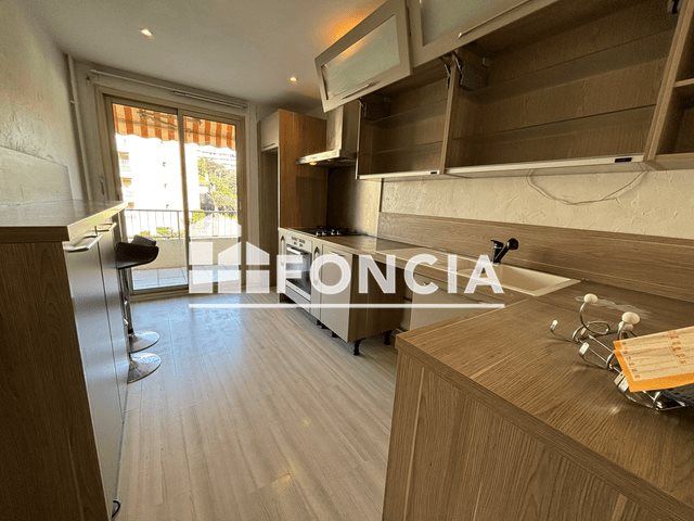 Appartement à louer, 77m², Grasse