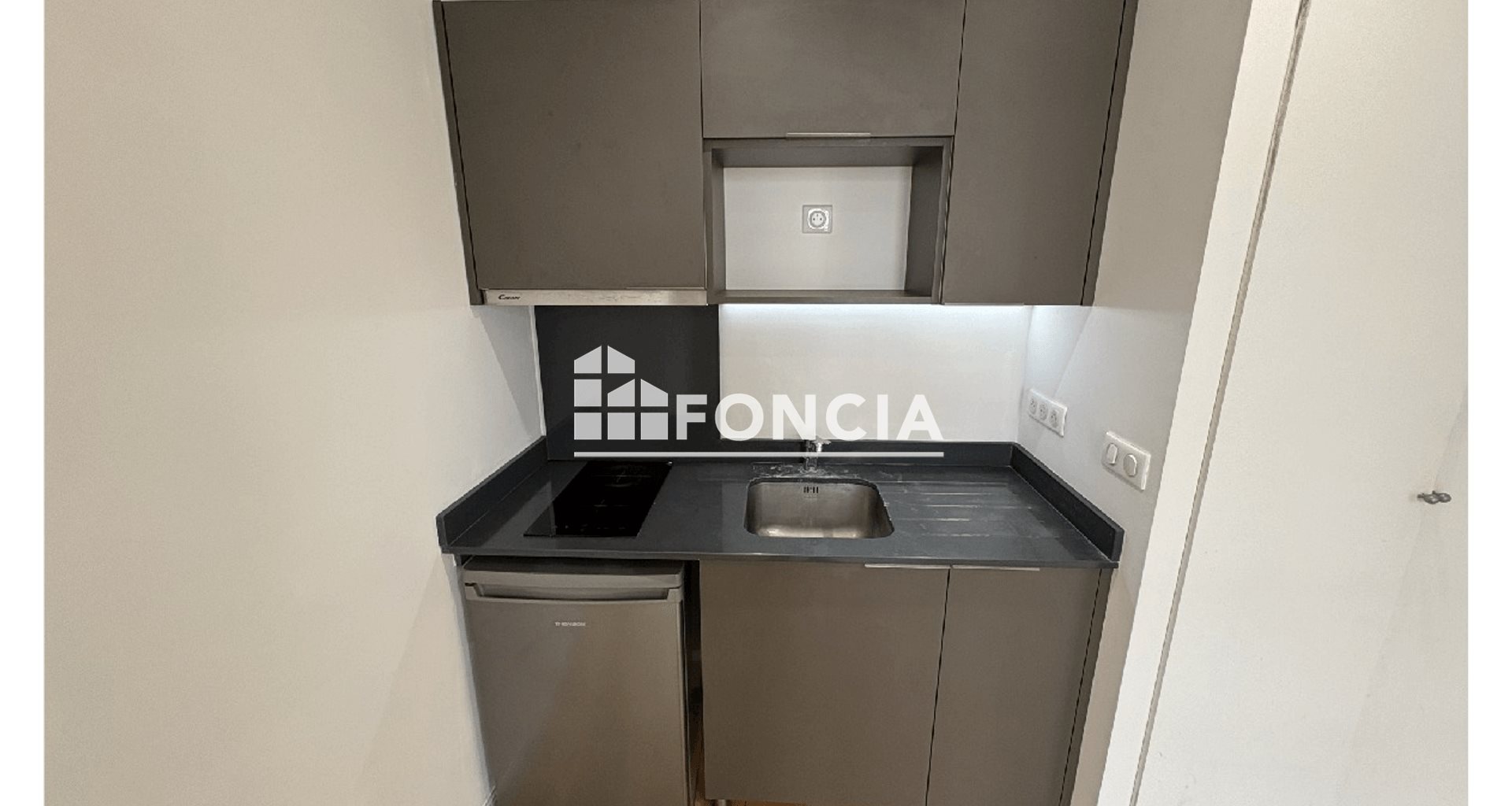 Appartement à louer, 28m², Garches