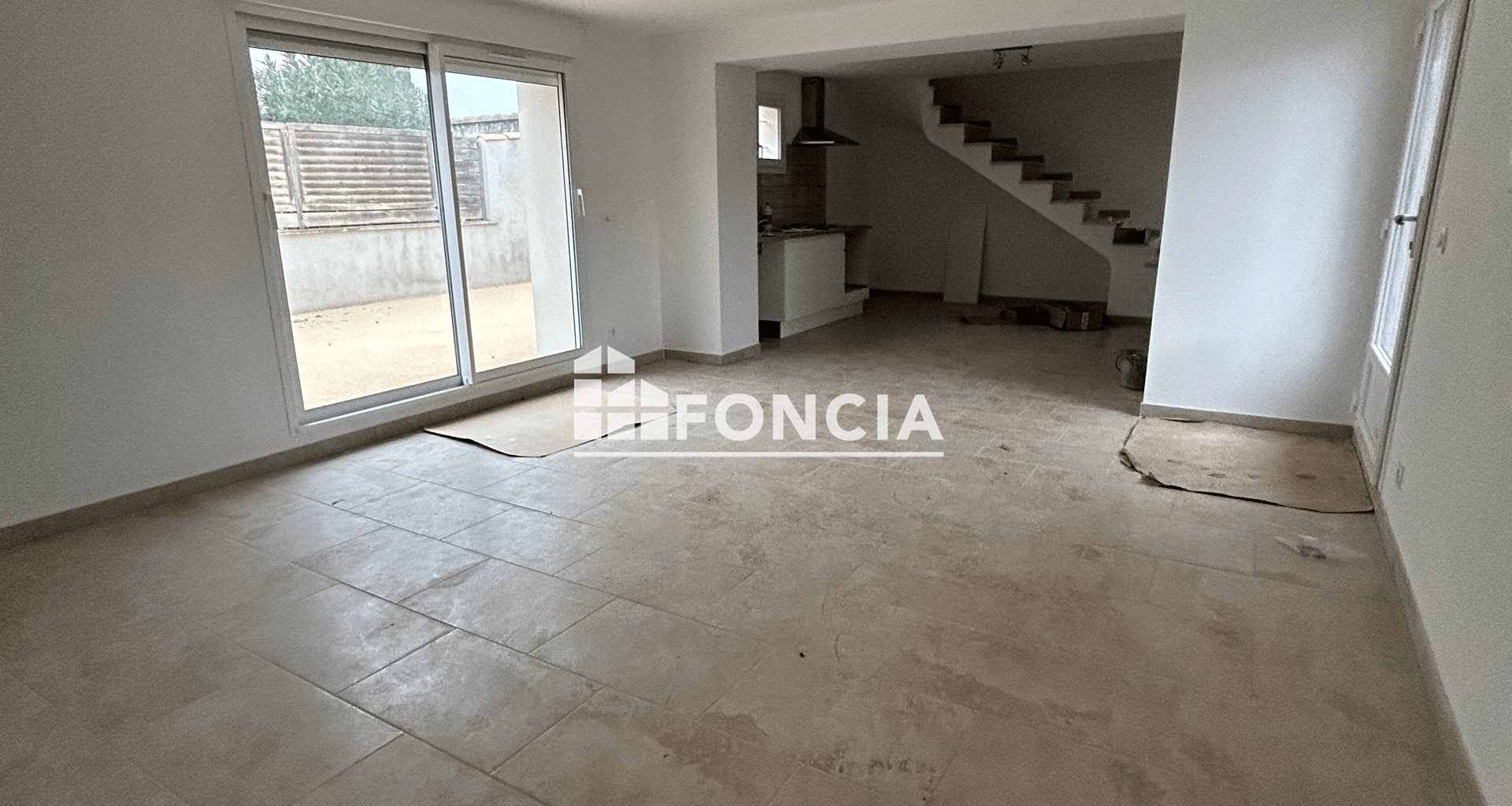 Appartement à louer, 81m², Lirac