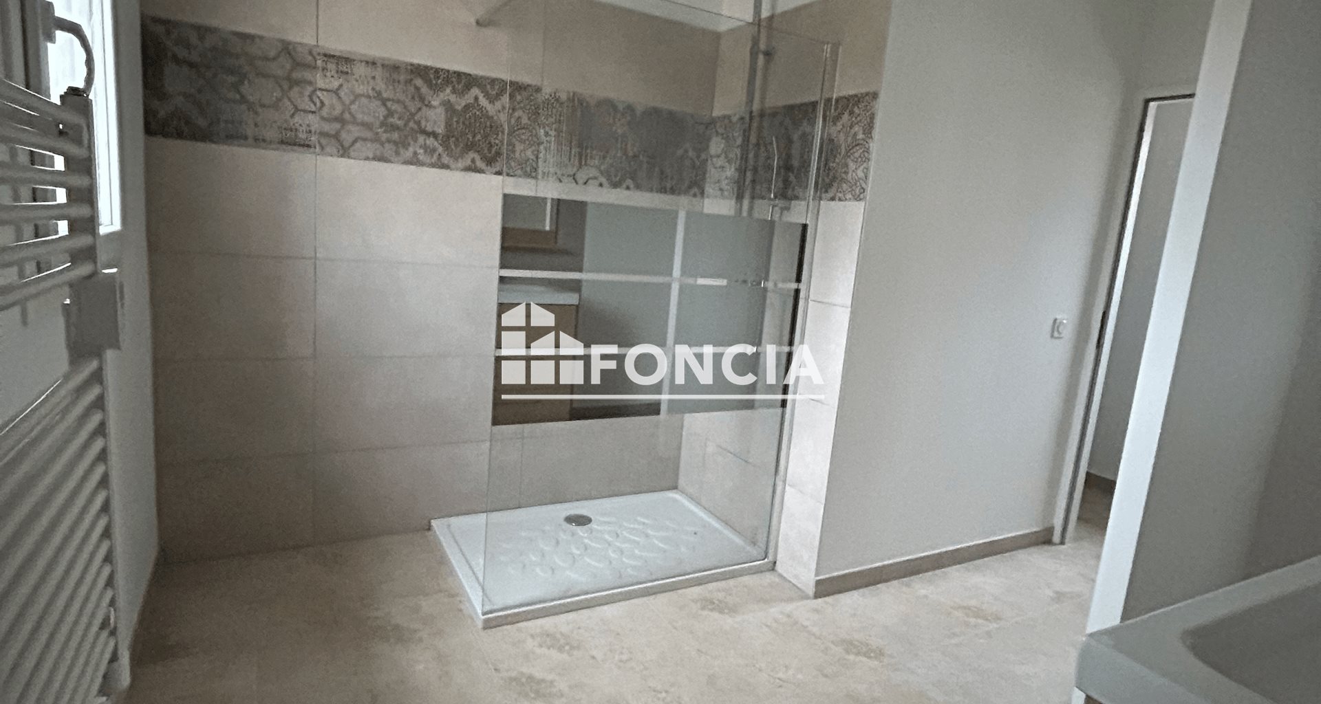 Appartement à louer, 81m², Lirac