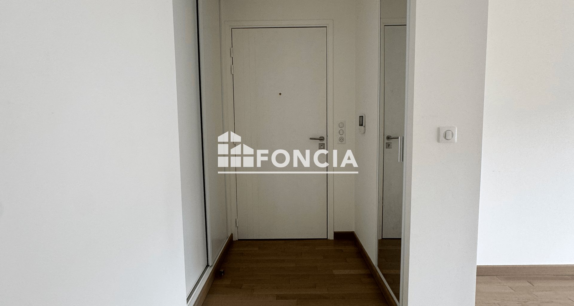 Appartement à louer, 62m², Courbevoie