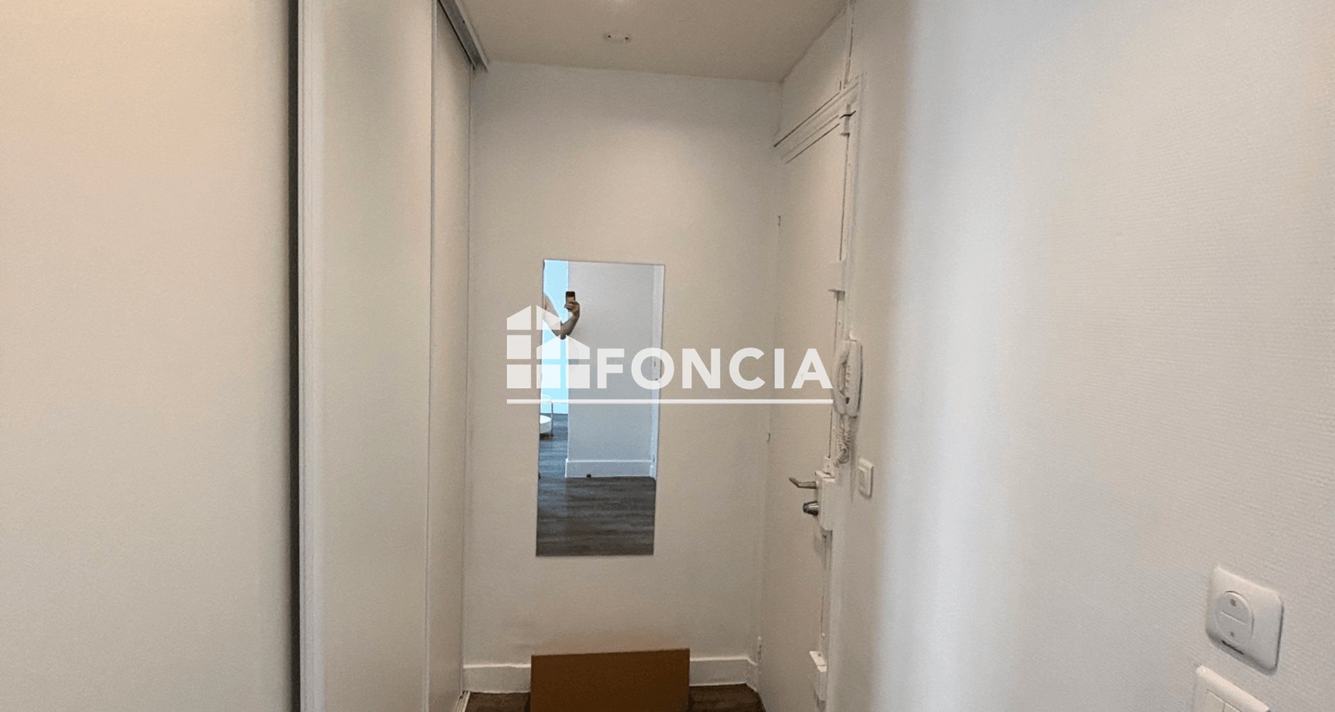 Appartement à louer, 27m², Courbevoie
