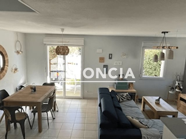 Maison à louer, 84m², Poulx