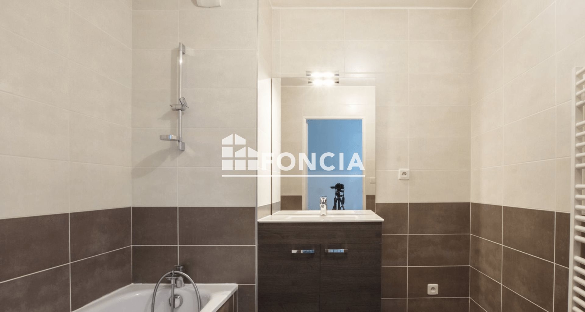 Appartement à louer, 61m², Bron