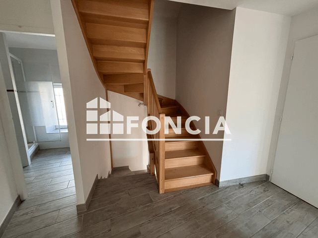 Maison à louer, 74m², Crolles