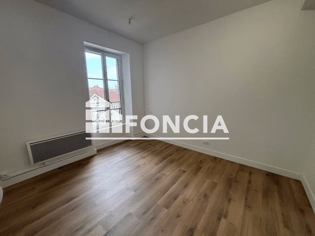Appartement à louer, 18m², Pau