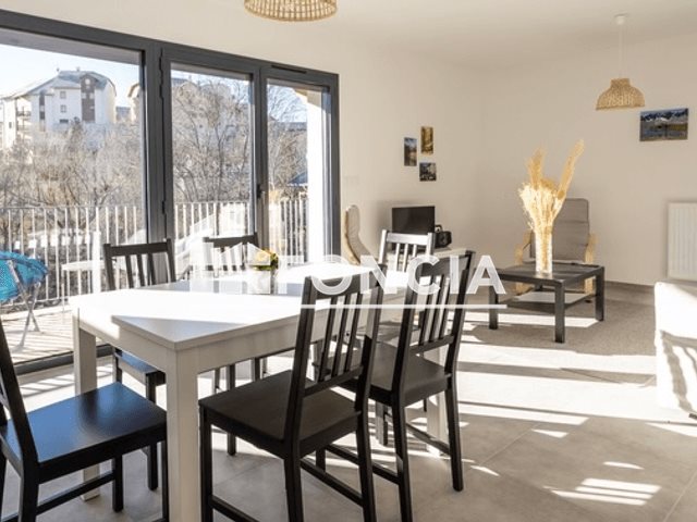 Appartement à louer, 71m², Embrun