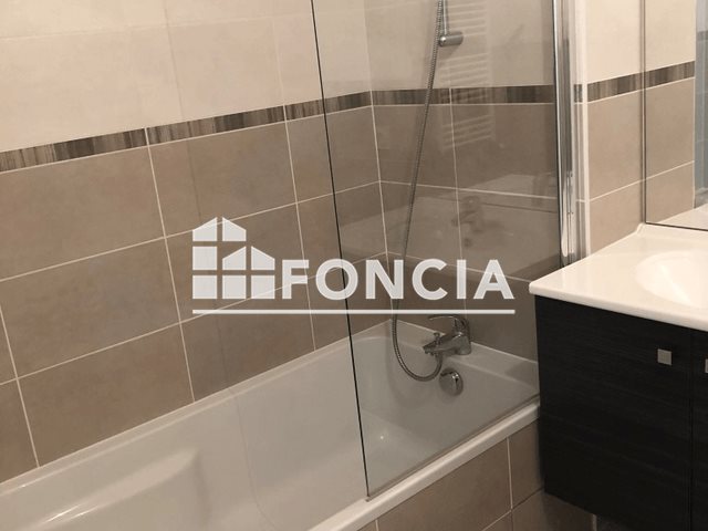 Appartement à louer, 82m², Gex