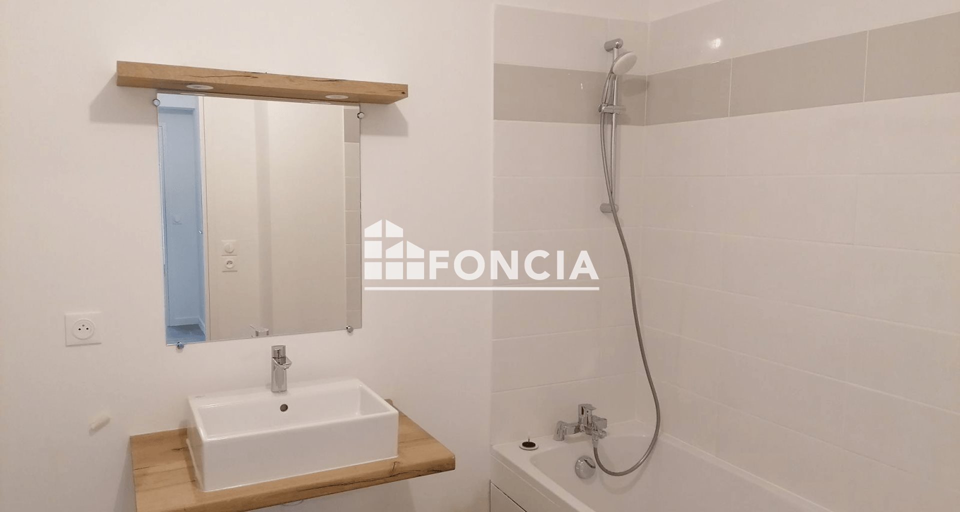 Appartement à louer, 79m², Monteux